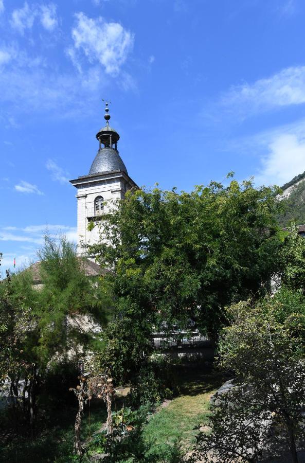 Hotel De Ville D'Ollon Exterior photo